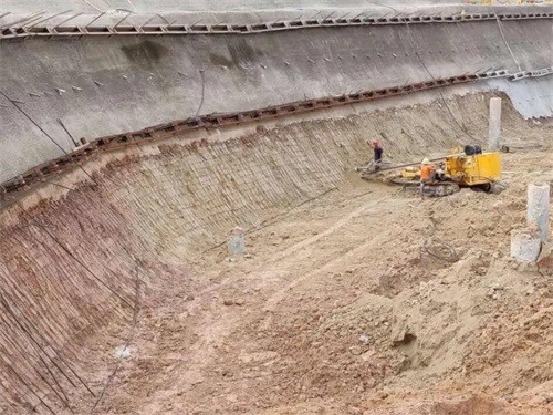 阿巴嘎基坑边坡加固